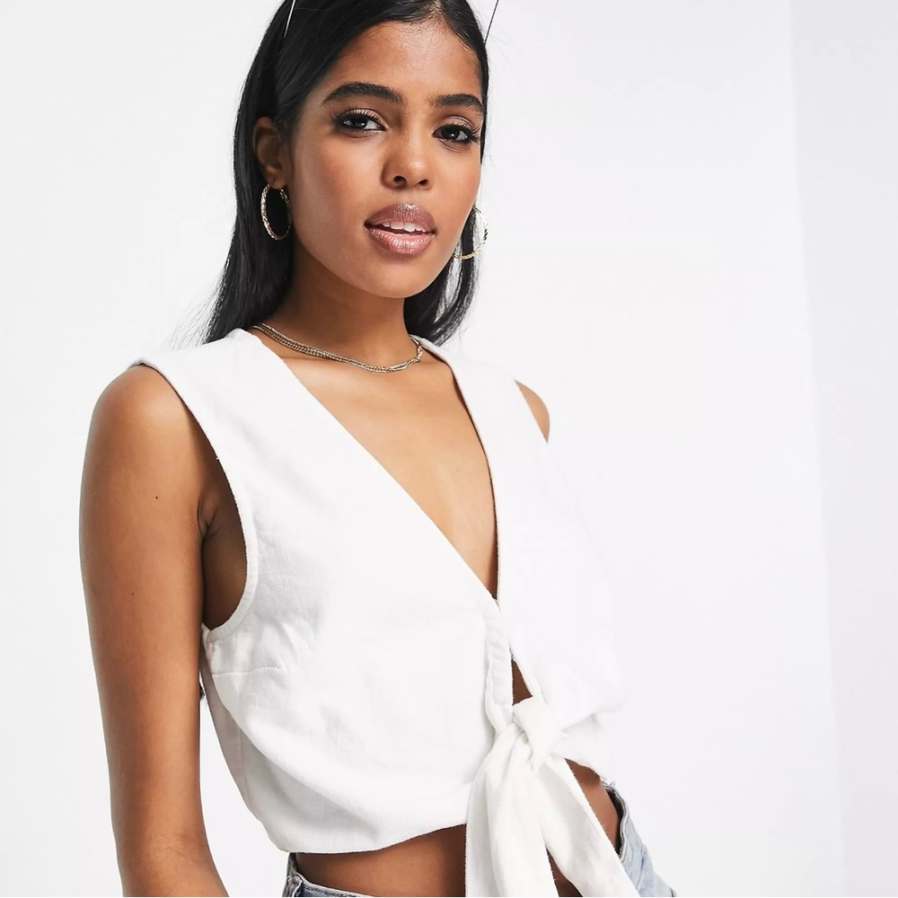 Abercrombie & Fitch Front Tie Crop Top - Picture 2 of 9